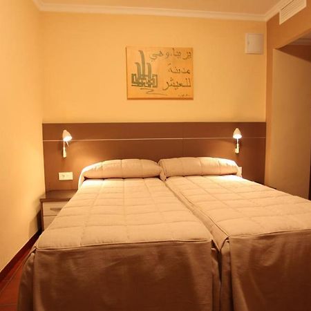Hostal Zurbaran ジェレナ エクステリア 写真