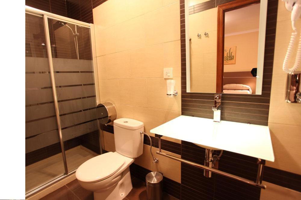 Hostal Zurbaran ジェレナ エクステリア 写真